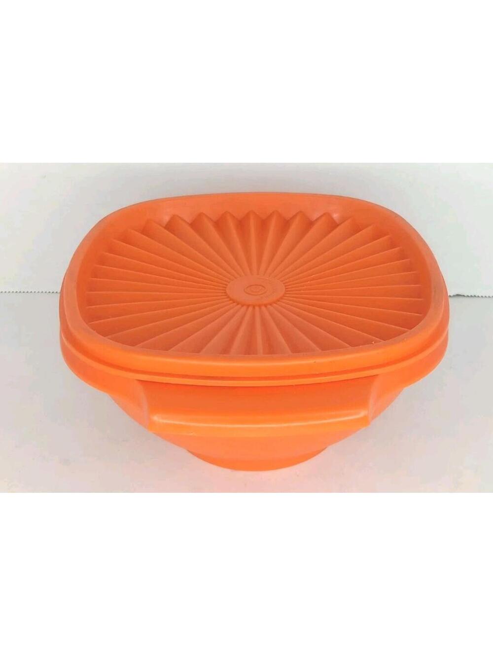 Tupperware ~ Orange SERVALIER ~ 6" Store & Serve Bowl 840-4 W/ Star Burst Lid